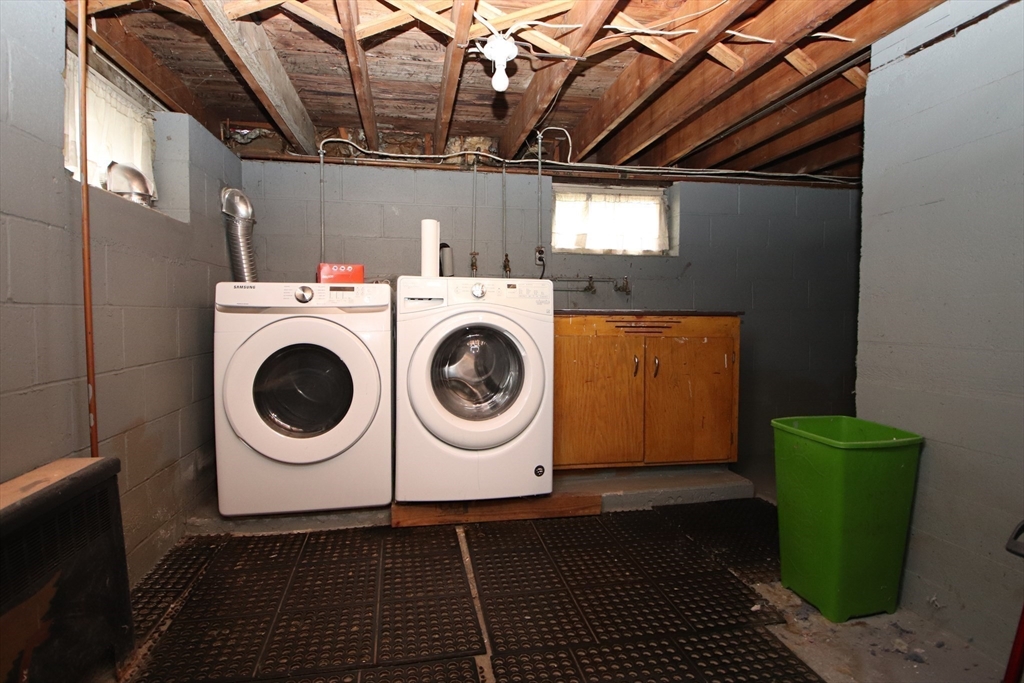 Saugus, Massachusetts 01906, United States, 2 Bedrooms Bedrooms, ,2 BathroomsBathrooms,Residential,Active,194594