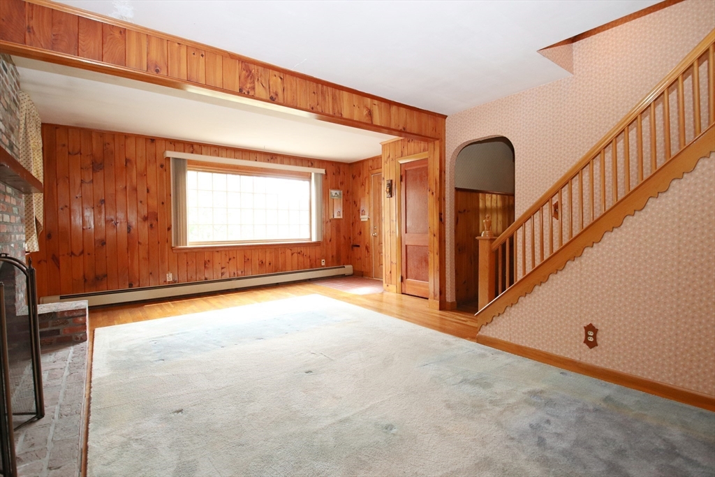 Saugus, Massachusetts 01906, United States, 2 Bedrooms Bedrooms, ,2 BathroomsBathrooms,Residential,Active,194594