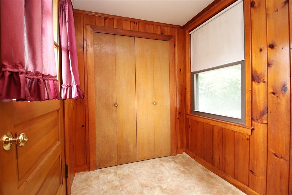 Saugus, Massachusetts 01906, United States, 2 Bedrooms Bedrooms, ,2 BathroomsBathrooms,Residential,Active,194594