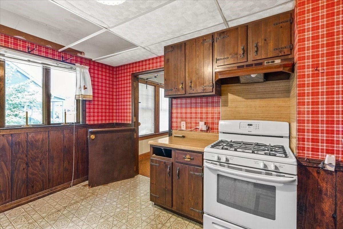 1055 S Franklin St, Holbrook, MA, 1055 S Franklin St, Holbrook, MA Photo #15