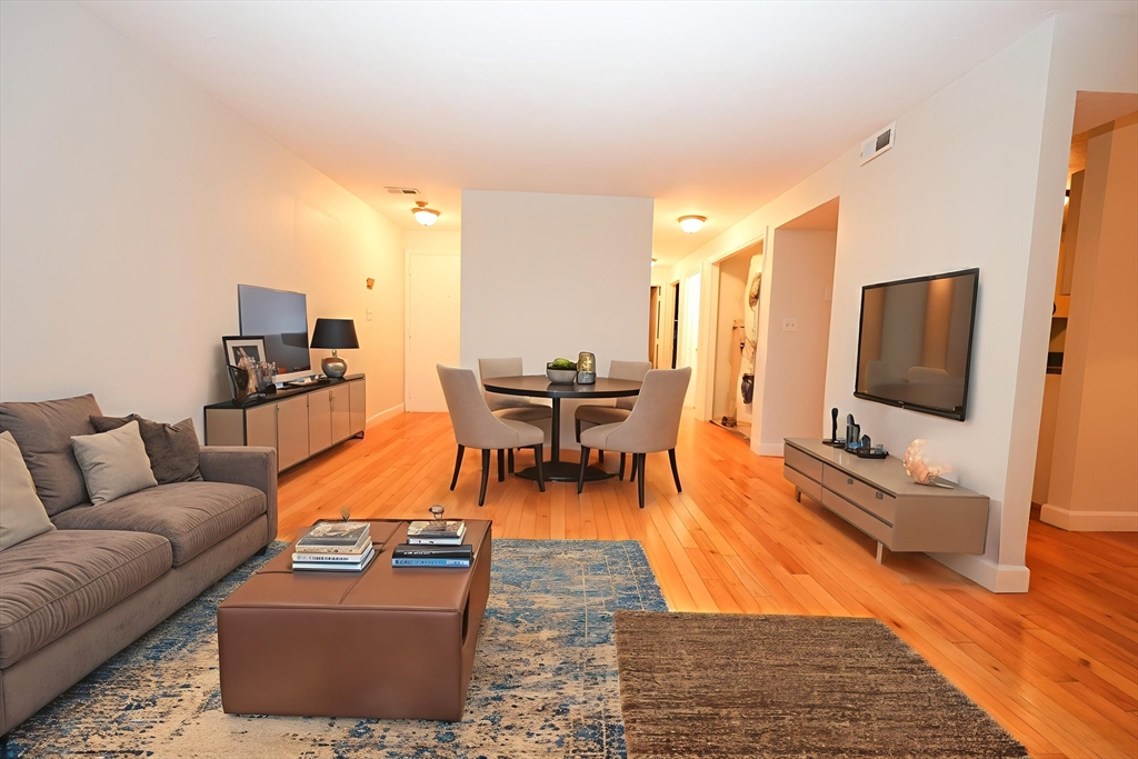 25R Rockland St 6