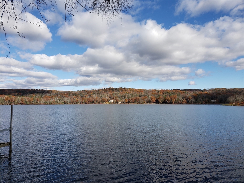 Huntington, Massachusetts 01050, United States, 3 Bedrooms Bedrooms, ,1 BathroomBathrooms,Residential,Active,235558