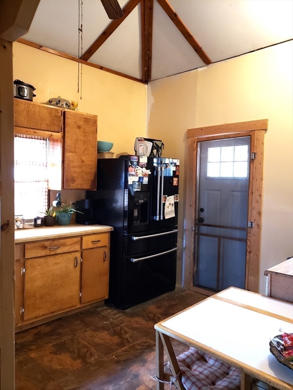 Huntington, Massachusetts 01050, United States, 3 Bedrooms Bedrooms, ,1 BathroomBathrooms,Residential,Active,235558