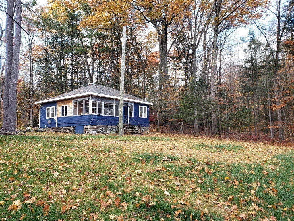 Huntington, Massachusetts 01050, United States, 3 Bedrooms Bedrooms, ,1 BathroomBathrooms,Residential,Active,235558