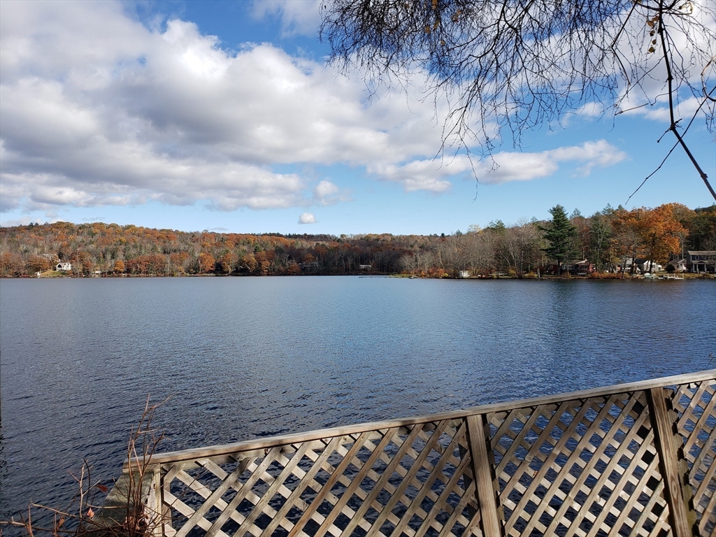 Huntington, Massachusetts 01050, United States, 3 Bedrooms Bedrooms, ,1 BathroomBathrooms,Residential,Active,235558