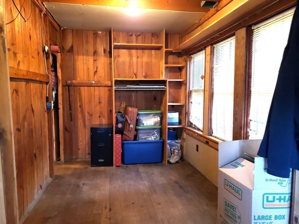 Huntington, Massachusetts 01050, United States, 3 Bedrooms Bedrooms, ,1 BathroomBathrooms,Residential,Active,235558