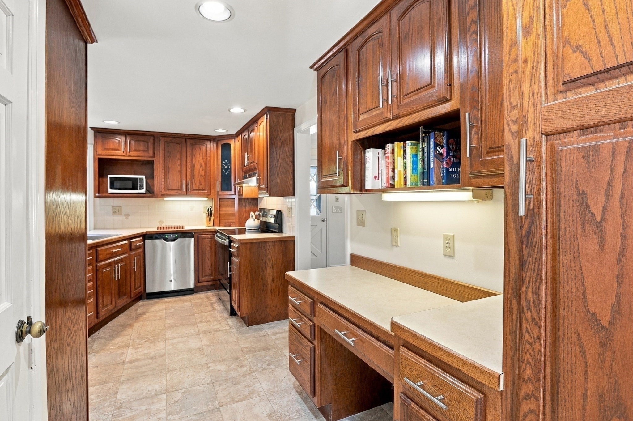 8 Orchard St, Westford, MA, 8 Orchard St, Westford, MA Photo #7