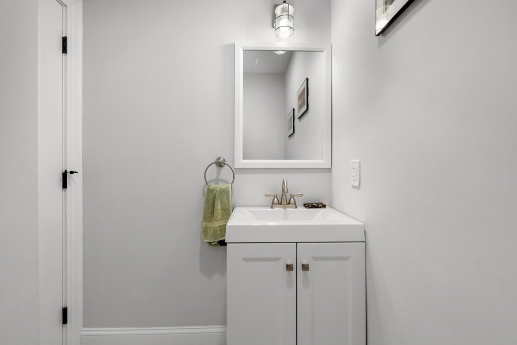 30 Gloucester St #30, Arlington, MA Photo #13
