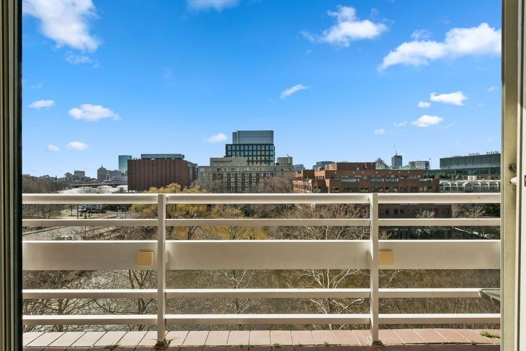 6 Canal Park 605