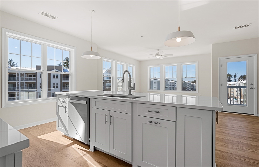 320 Martins Landing 401