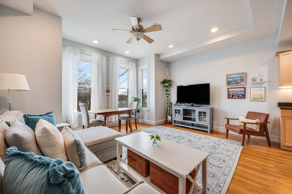 39 Chestnut St 2C