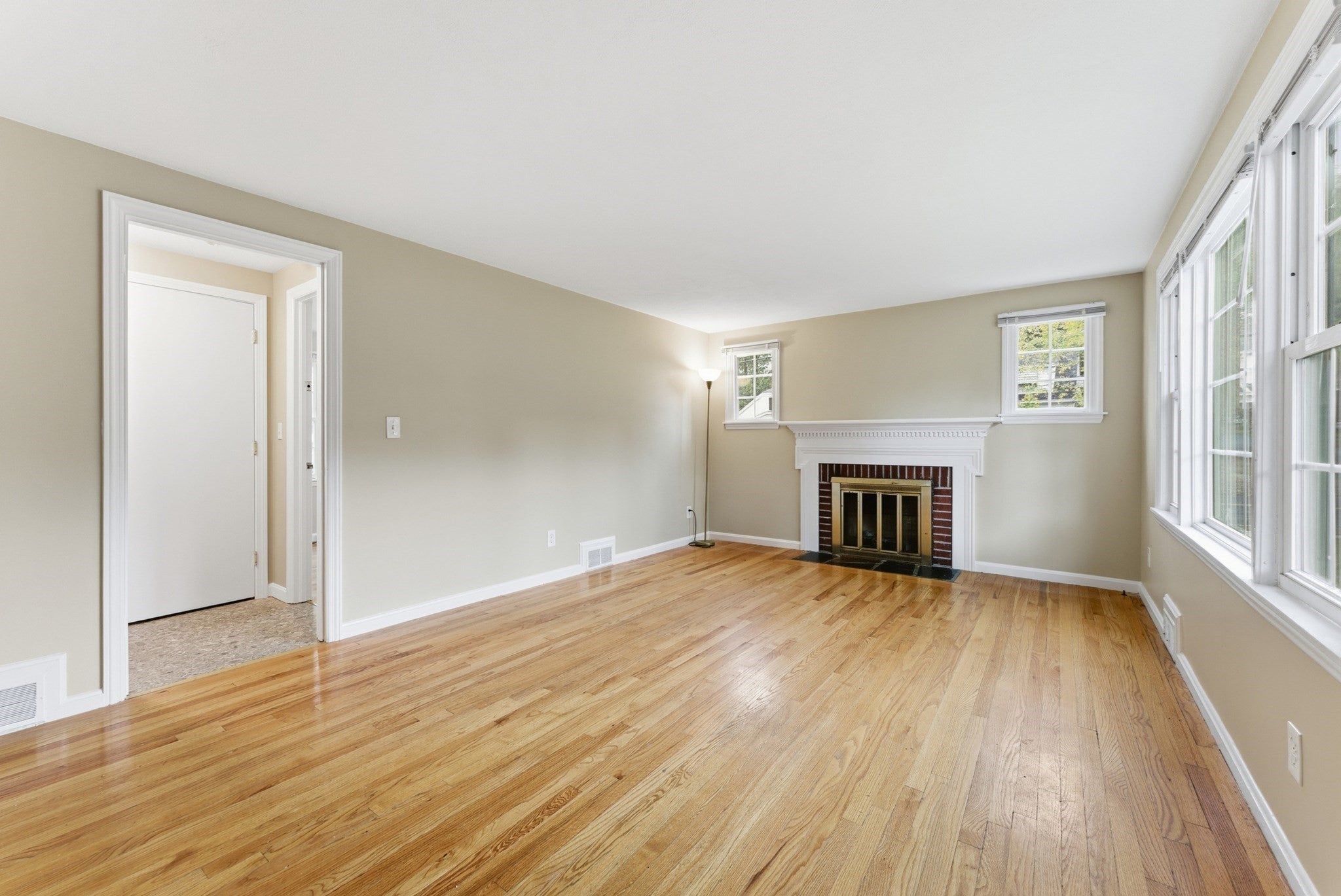 6 Bennington St, Springfield, MA Photo #13