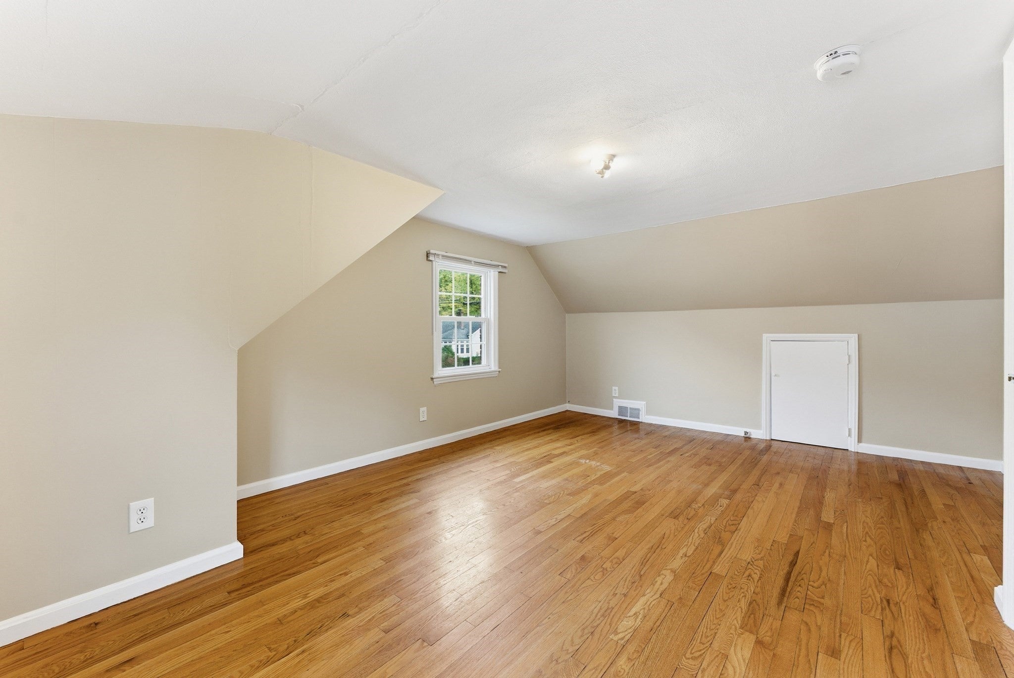 6 Bennington St, Springfield, MA Photo #33