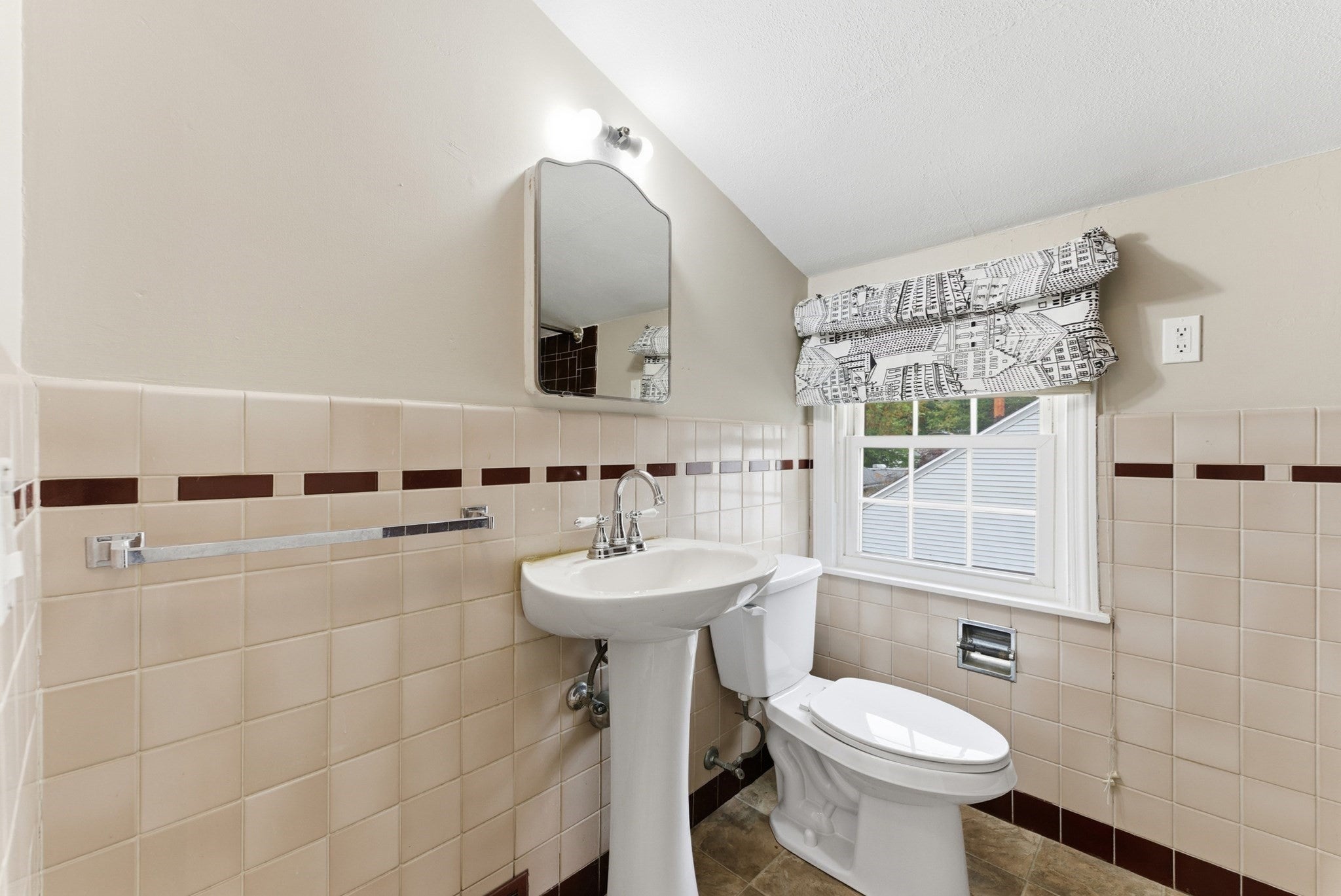 6 Bennington St, Springfield, MA Photo #29