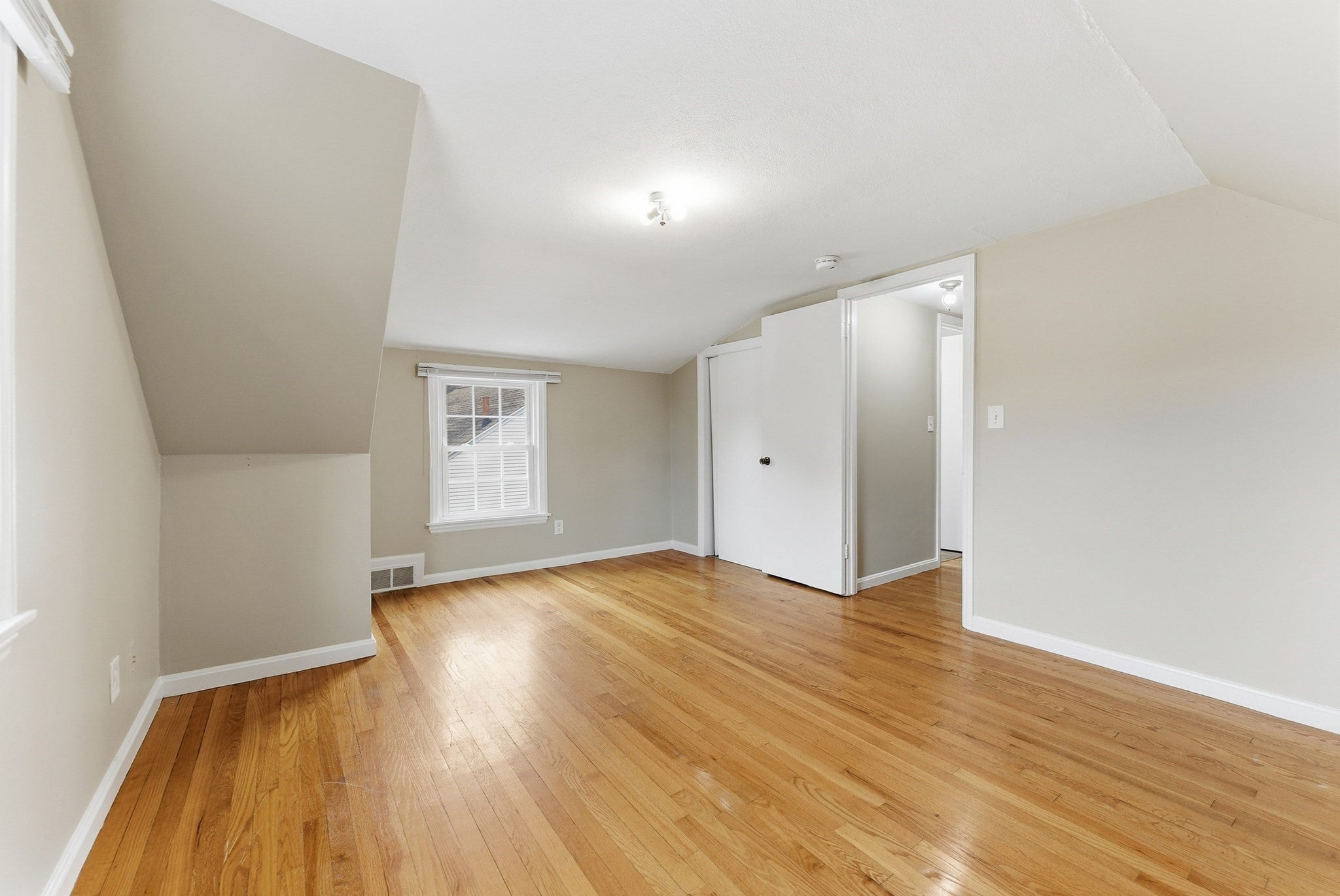 6 Bennington St, Springfield, MA Photo #27