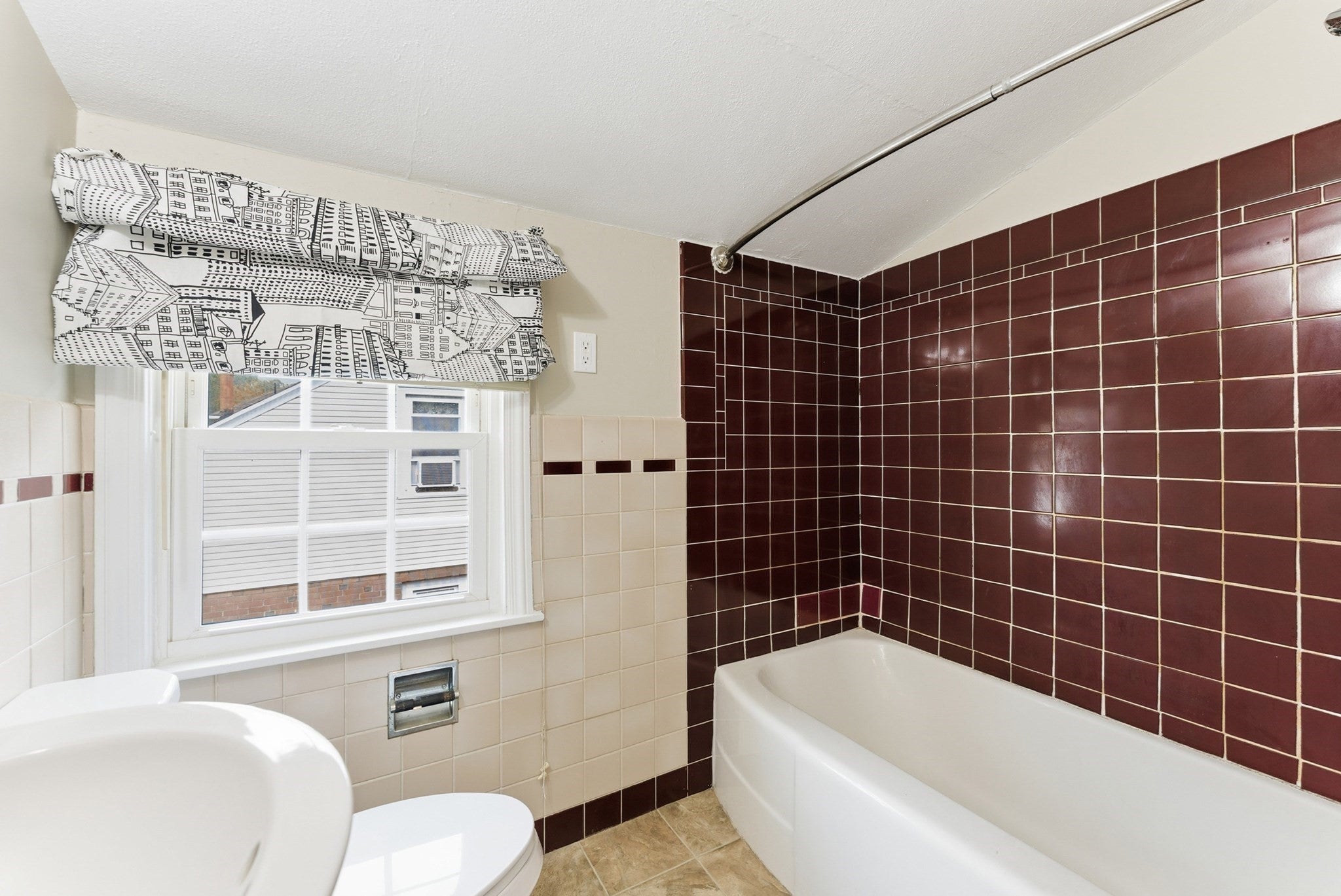 6 Bennington St, Springfield, MA Photo #30