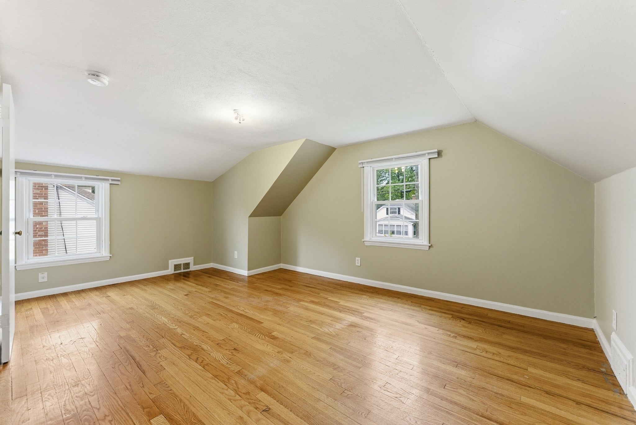 6 Bennington St, Springfield, MA Photo #31