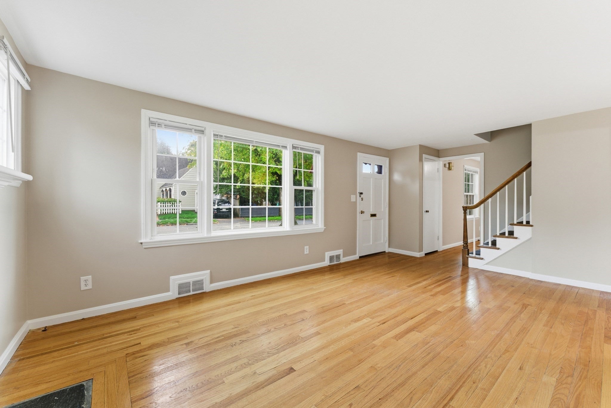 6 Bennington St, Springfield, MA Photo #15
