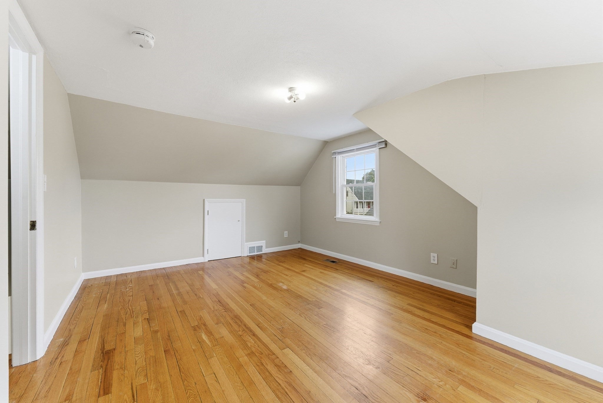 6 Bennington St, Springfield, MA Photo #28