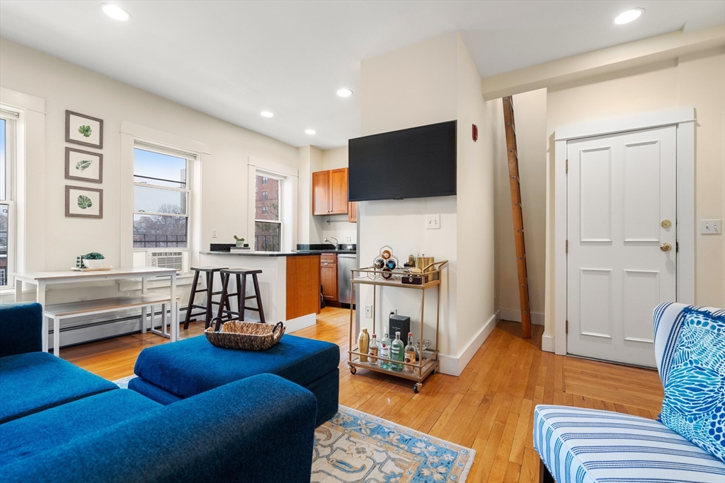 32 Yarmouth Street D