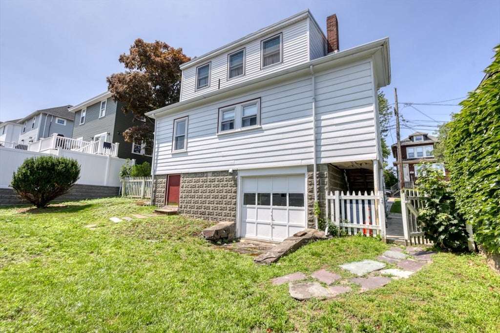 18 Grayson St