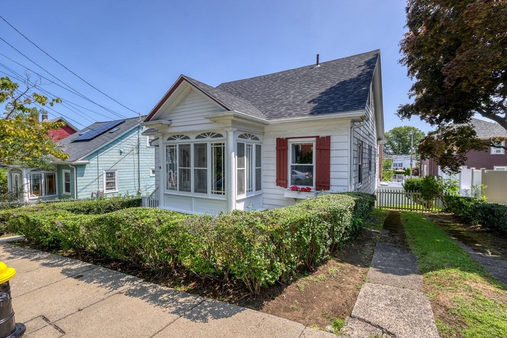 18 Grayson St