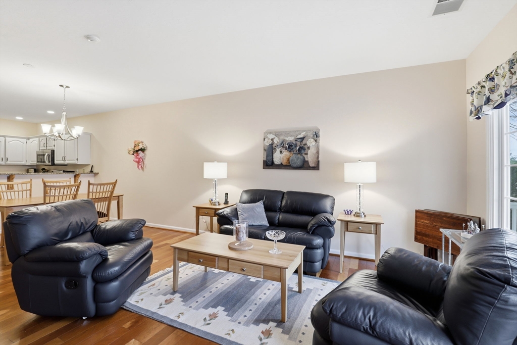 203 Allerton Commons Ln 203