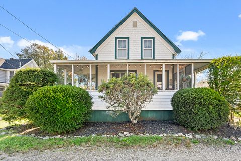 Photo of 70 Beach St, Marshfield, MA 02050 (MLS # 73449259)