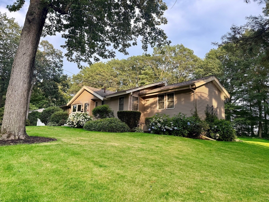 14 Abbott Ln.