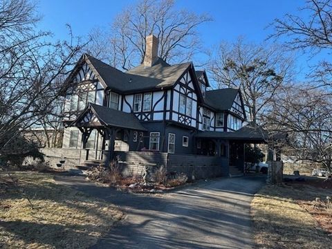 Photo of 417 W Elm St #2r, Brockton, MA 02301 (MLS # 73475243)