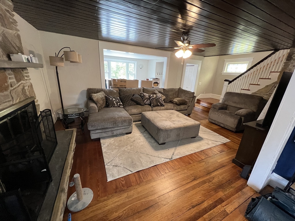 32 Macomber Ave