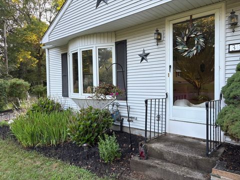 Photo of 322 Holcomb Rd, Springfield, MA 01118 (MLS # 73489921)