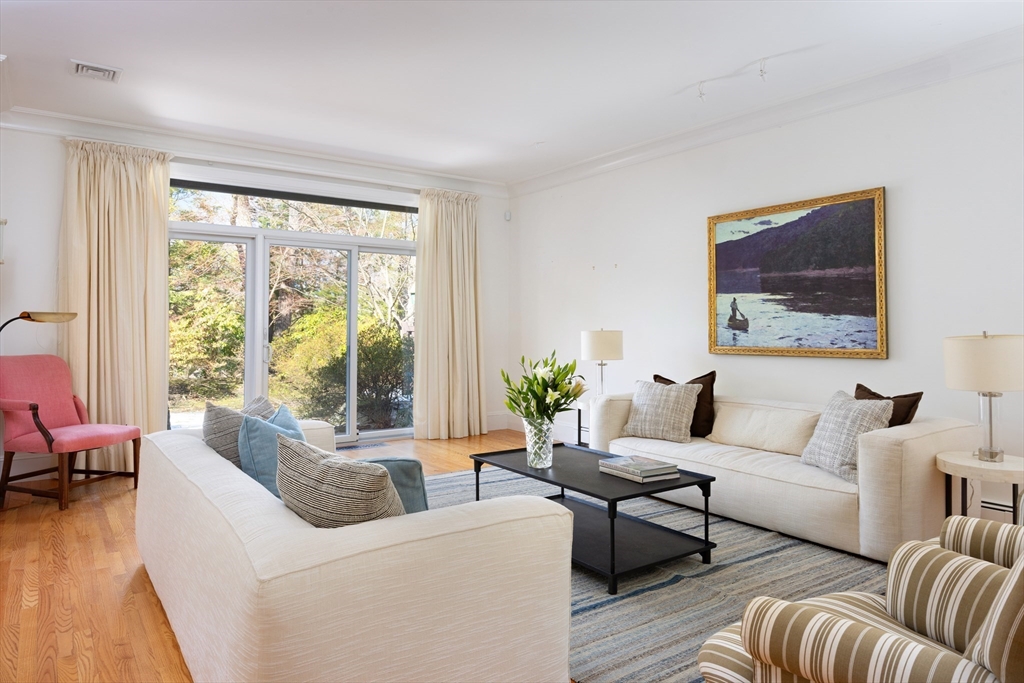 291 Goddard Ave 291