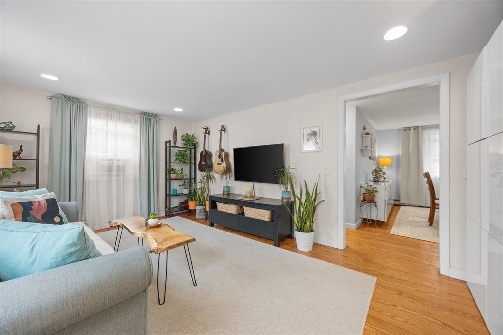 10 Margerie St, Plymouth, MA, 10 Margerie St, Plymouth, MA Photo #16