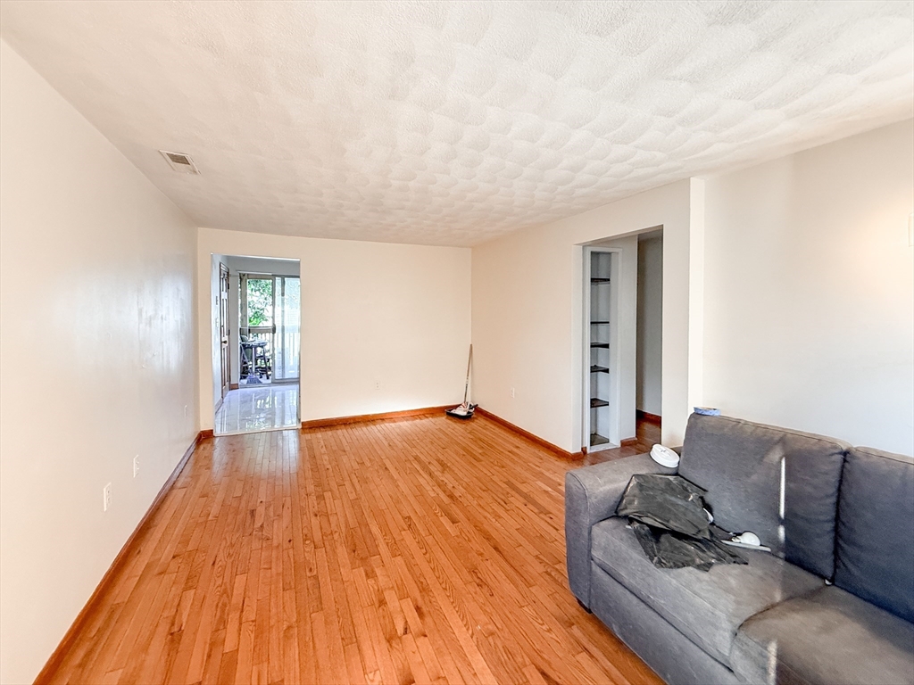 202 Bremen St 3