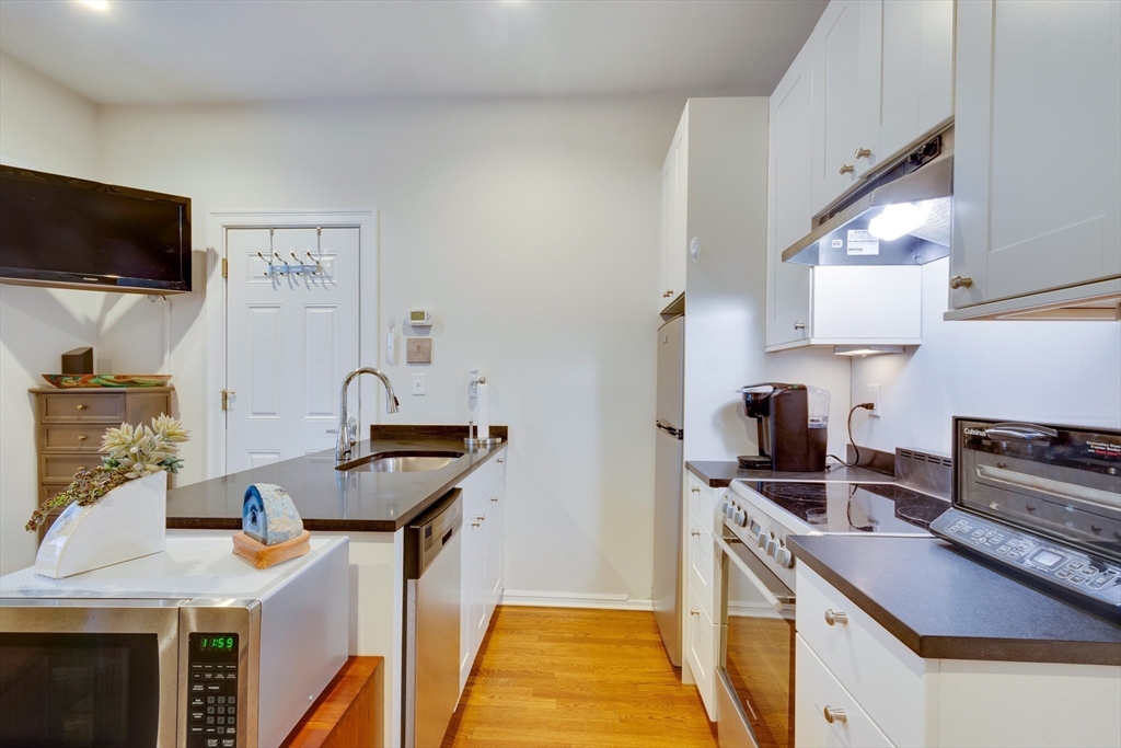 652 Massachusetts Ave 2