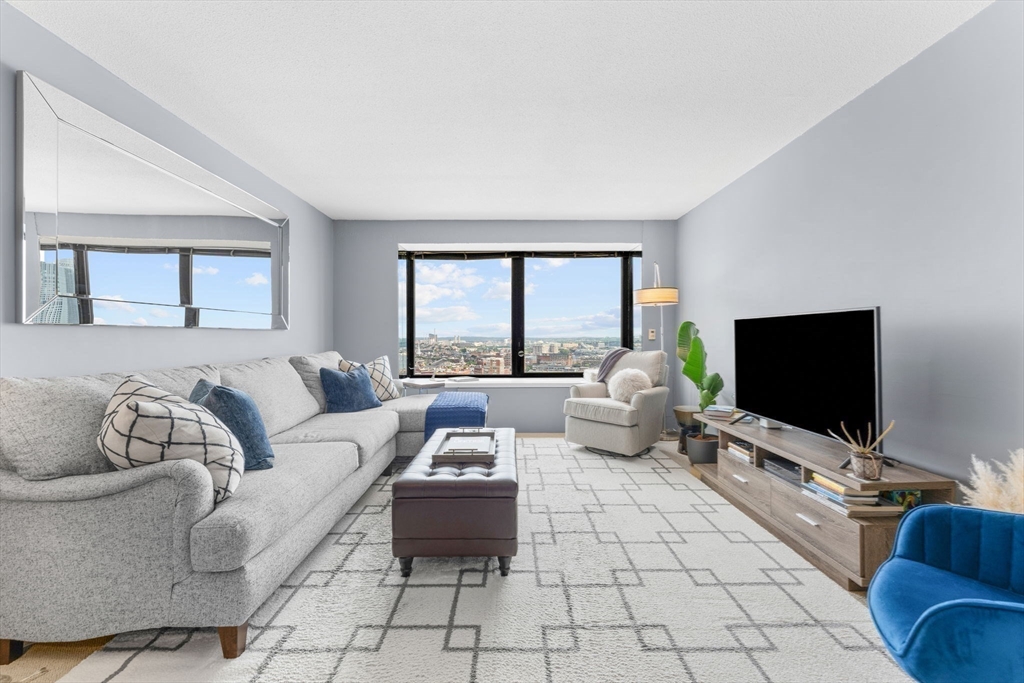 85 East India Row 25A