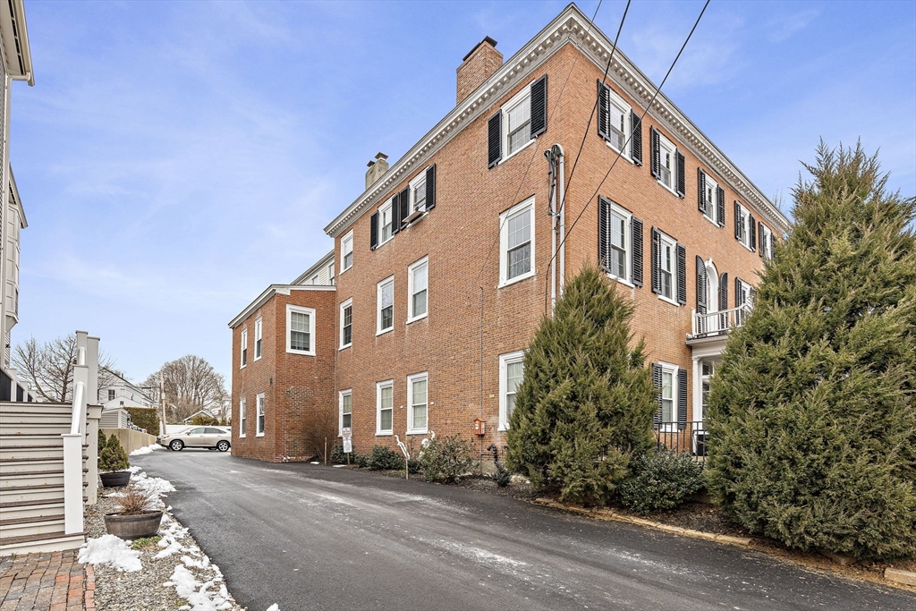 100 State St 8