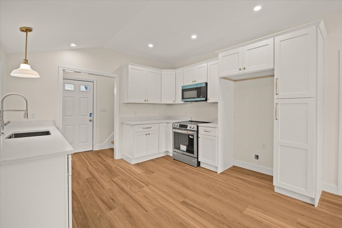 75 Ottawa St, Attleboro, MA Photo #13