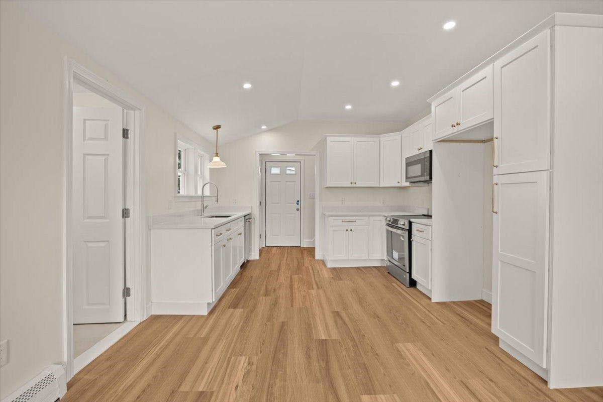 75 Ottawa St, Attleboro, MA Photo #14