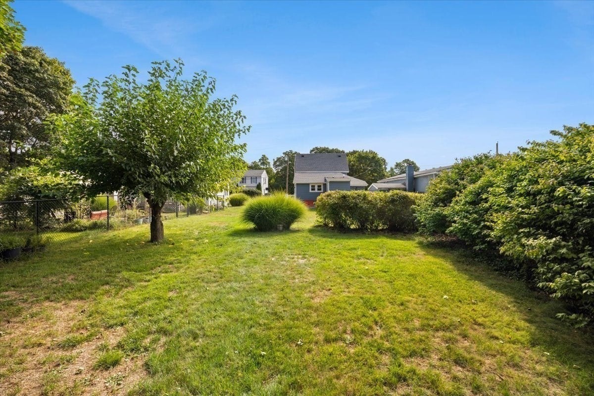75 Ottawa St, Attleboro, MA Photo #8