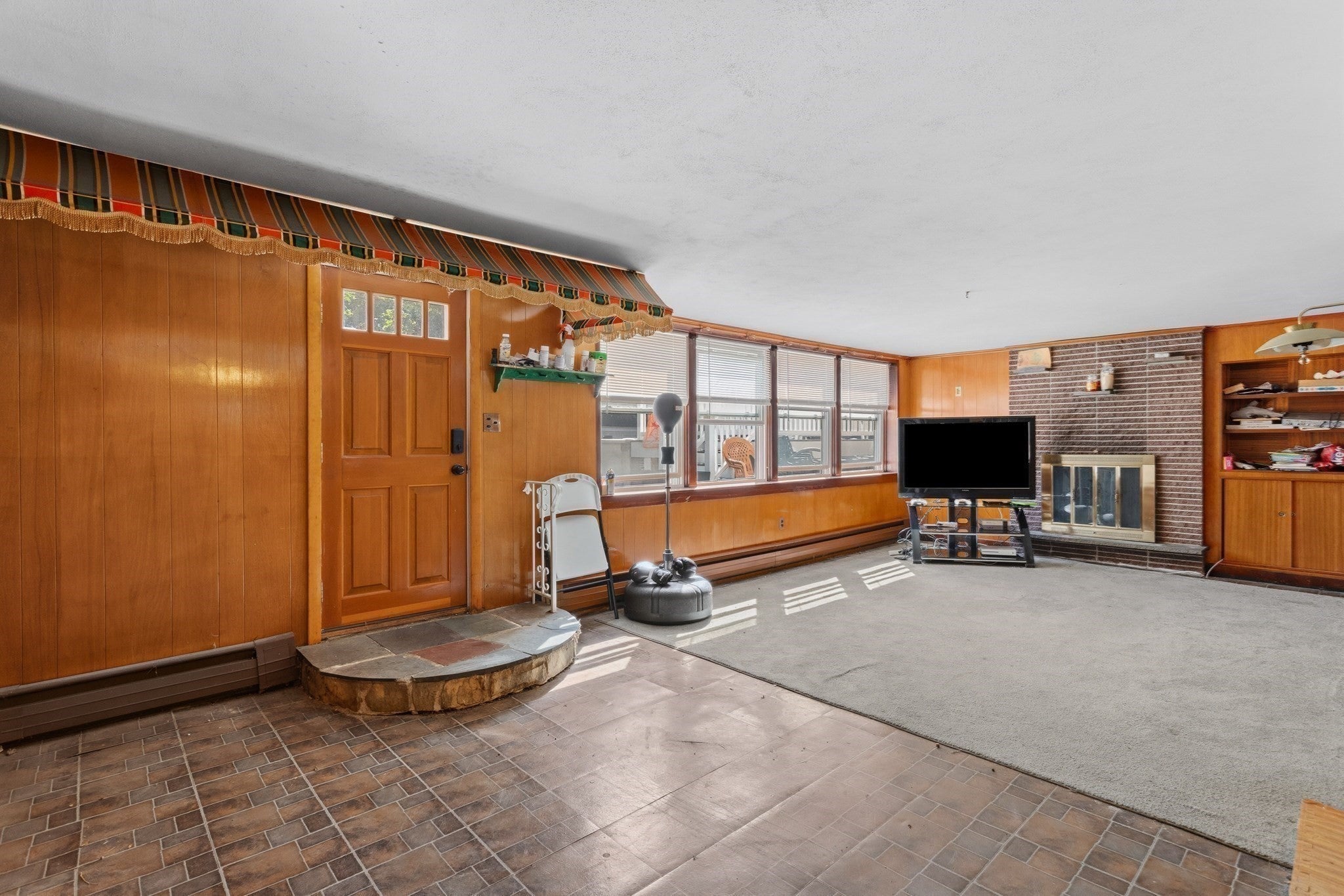 129 Pleasant Valley St, Methuen, MA Photo #24