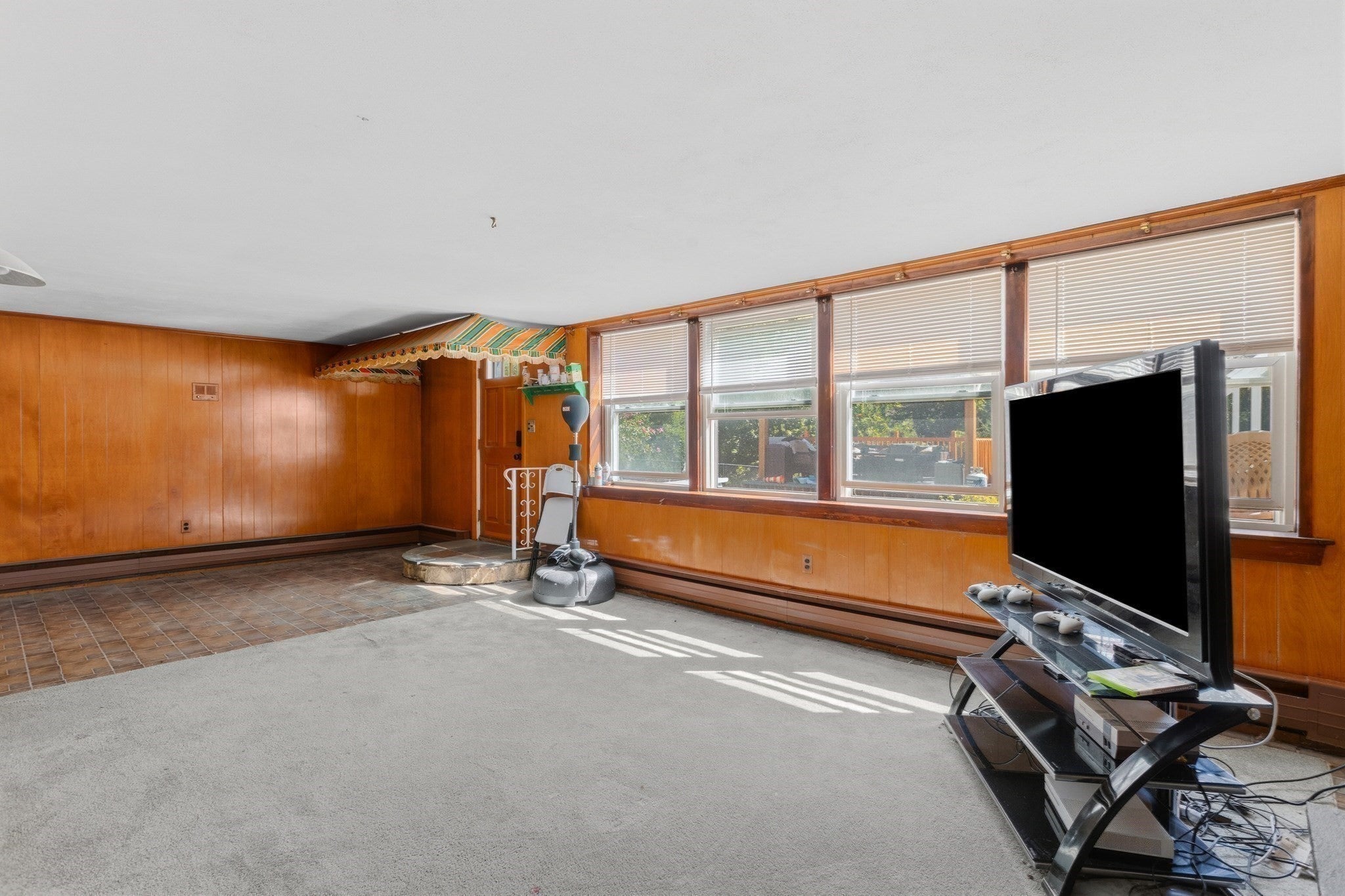 129 Pleasant Valley St, Methuen, MA Photo #25