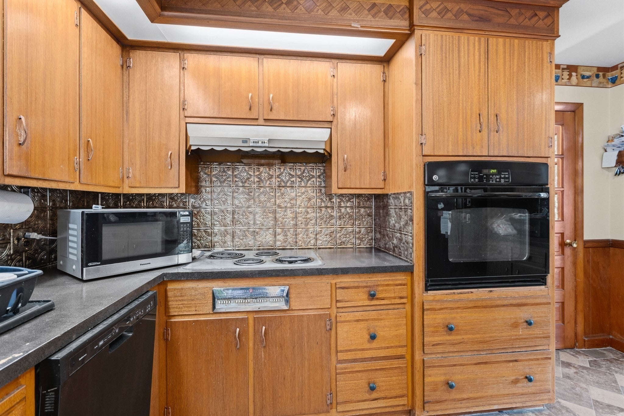 129 Pleasant Valley St, Methuen, MA Photo #7
