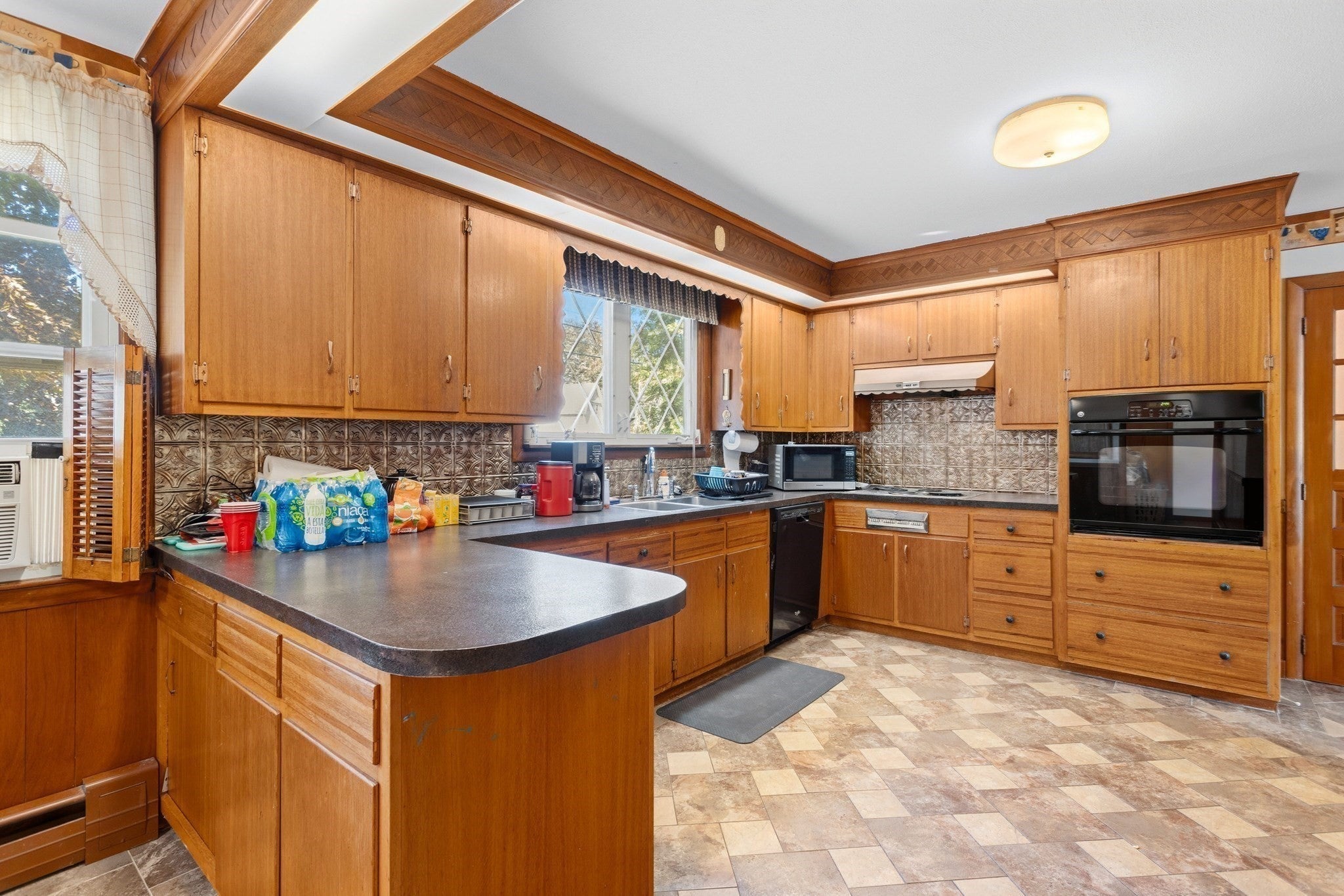 129 Pleasant Valley St, Methuen, MA Photo #8