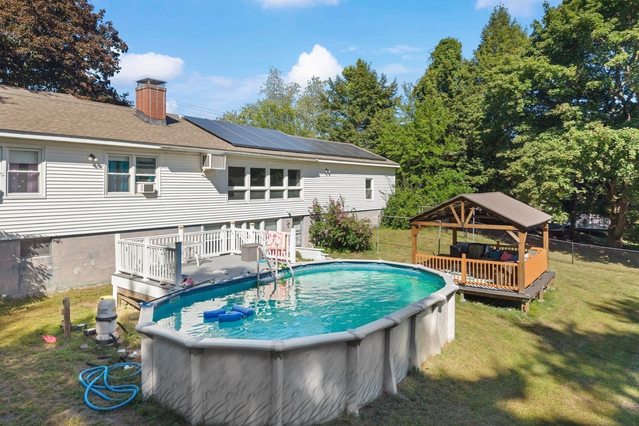 129 Pleasant Valley St