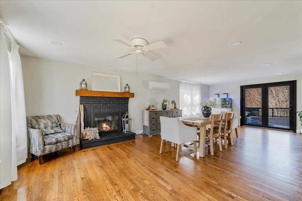 348 Thompson St