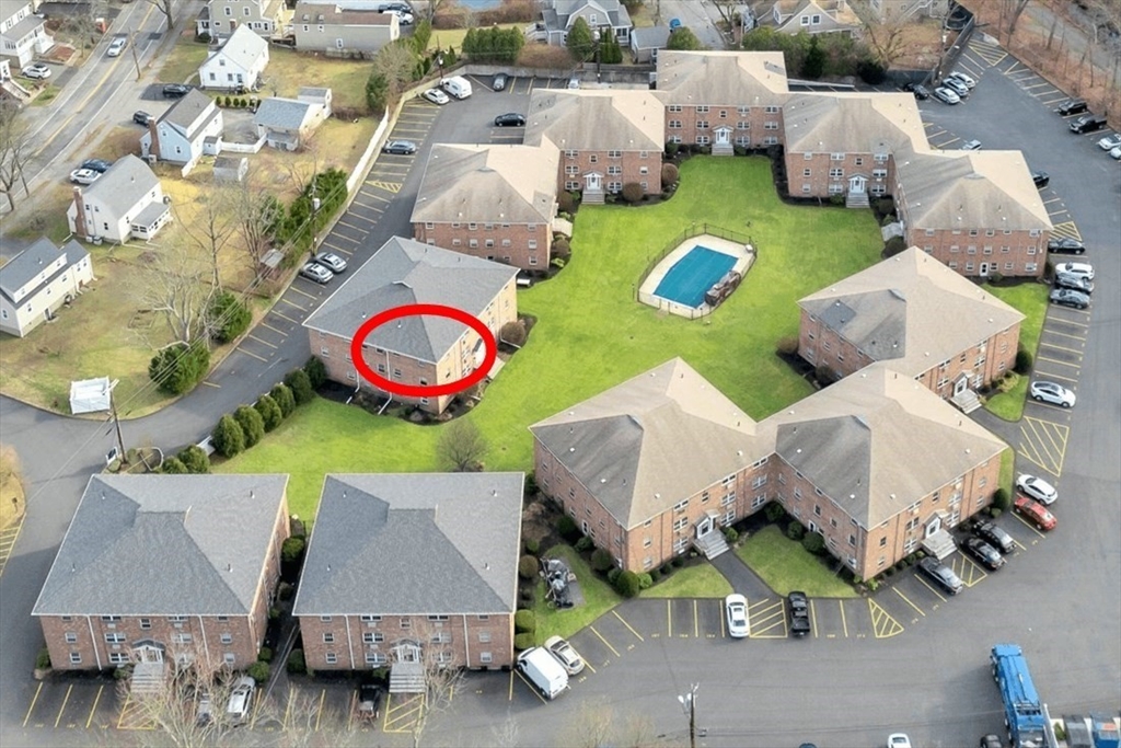 12 Colonial Village Dr 12