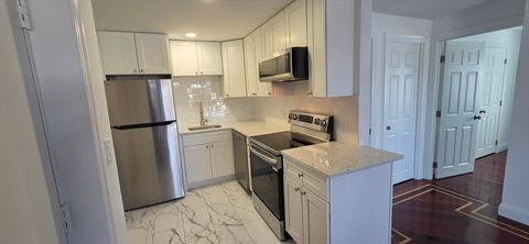 Photo of 26 W Wyoming Ave #3A, Melrose, MA 02176 (MLS # 73491983)