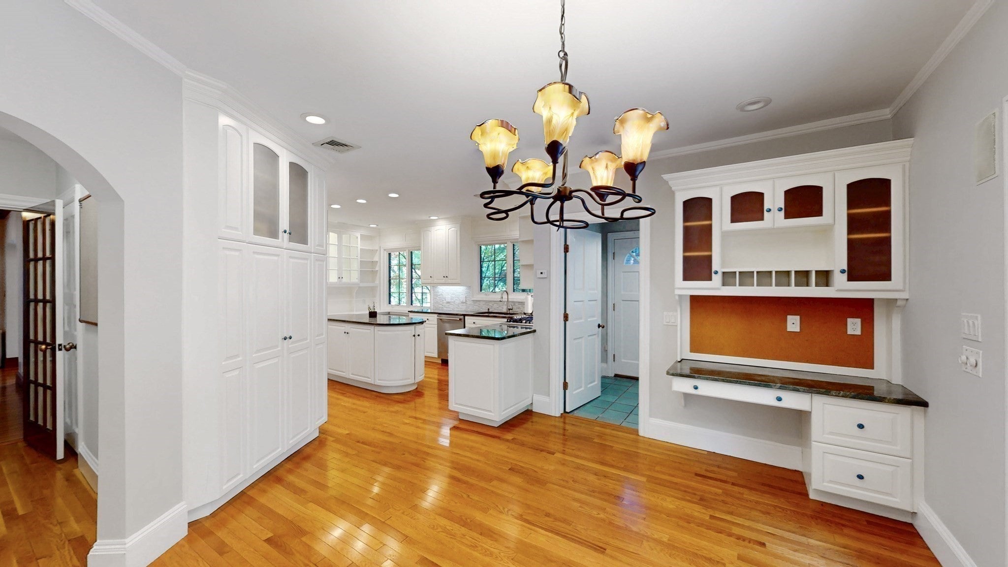 79 Woodchester Dr, Newton, MA Photo #9
